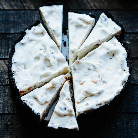 Halloween Candy Ice Cream Pie