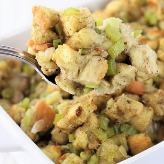 Easy Classic Bread Stuffing