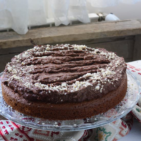 Walnut cake with pumpkin frosting