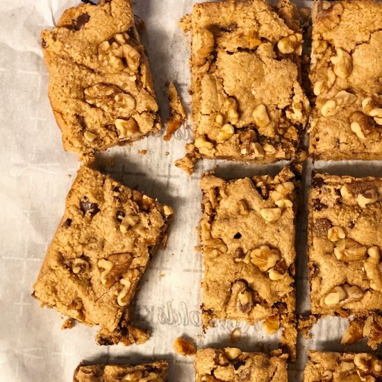 pb + chocolate chip oat bars