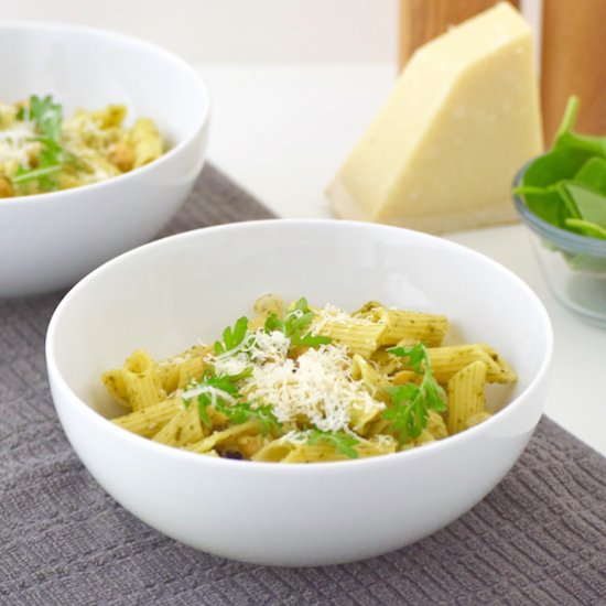 pesto pasta with chickpeas & greens