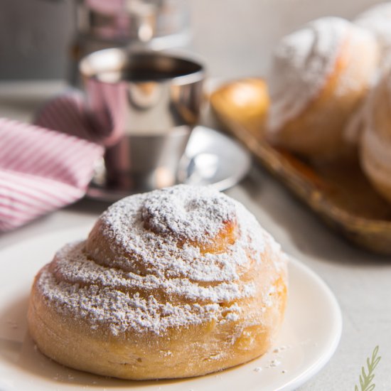 Mallorcas (Puerto Rican Sweet Roll)