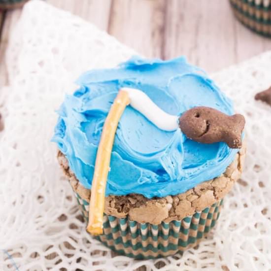 GOIN’ FISHING BROWNIE CUPCAKES