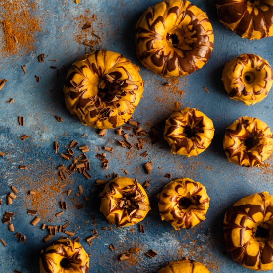 Vegan Pumpkin Spice Donuts