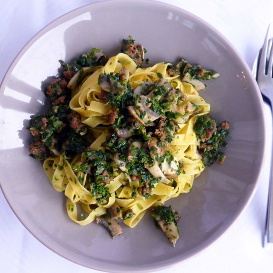 Meaty Mushroom and Spinach Pasta