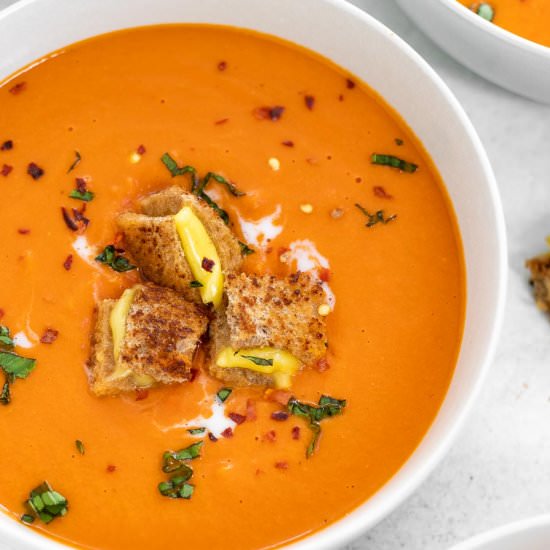 Creamy Vegan Tomato Soup