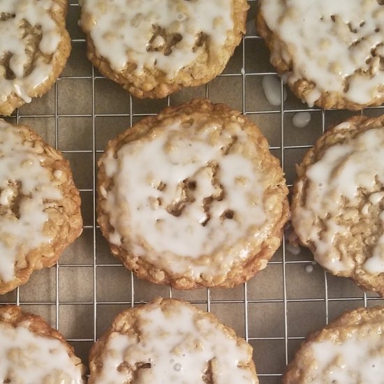 Chewy Iced Oatmeal Cookies