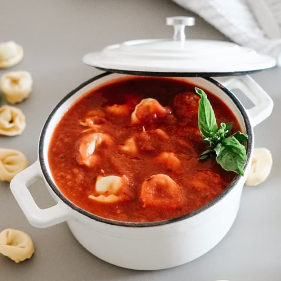 Tuscan Tomato Tortellini Soup