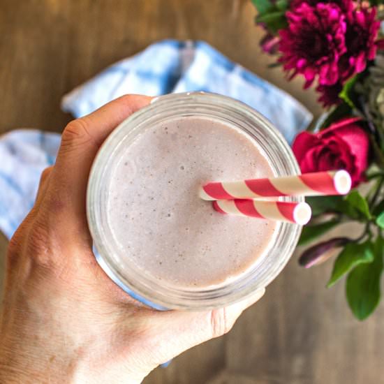 Banana, Hemp & Strawberry Smoothie