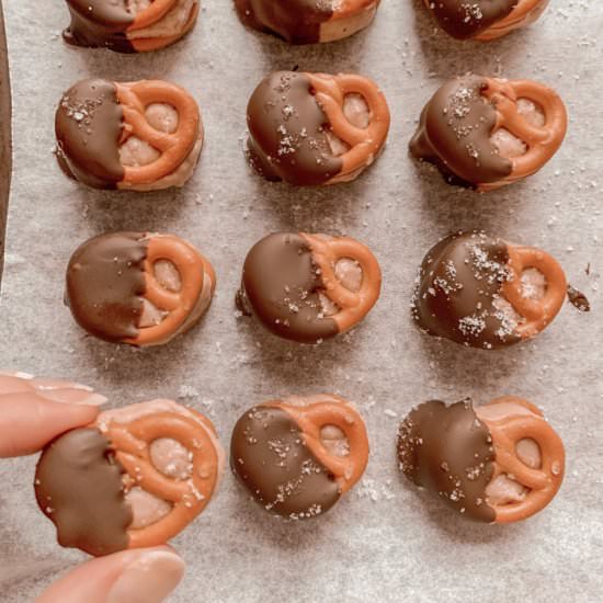 Peanut Butter Pretzel Bites