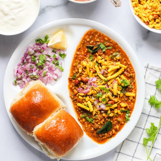 Spicy Misal Pav