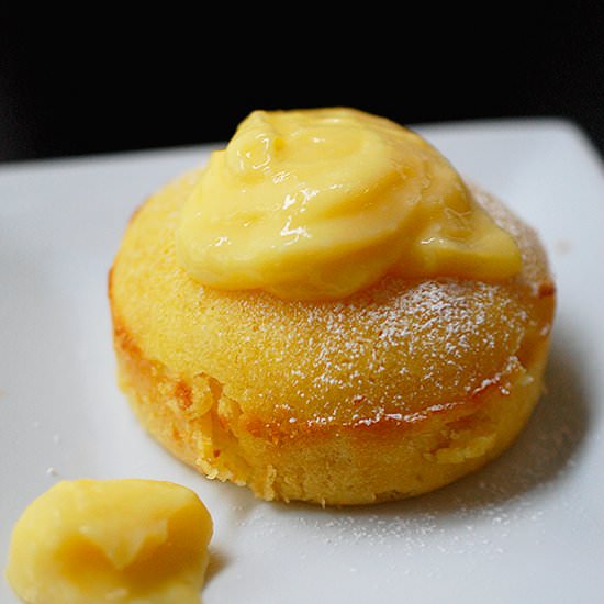 Lemon lava cake