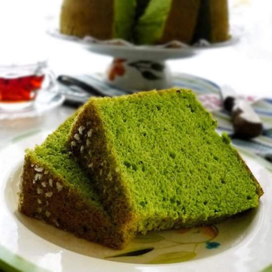 Spinach Chiffon Cake