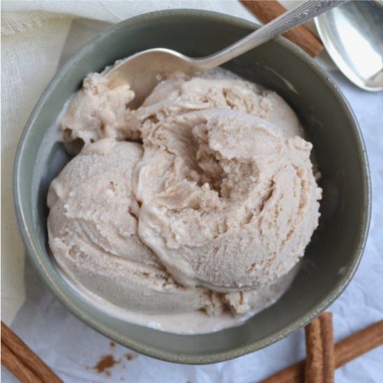 Homemade Cinnamon Ice Cream