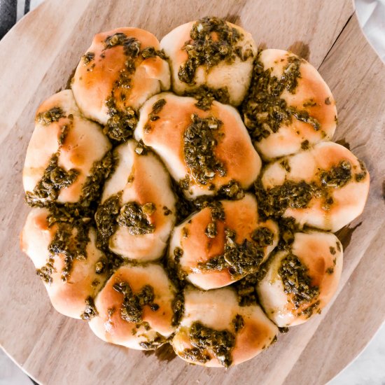 Garlic Pesto Dinner Rolls