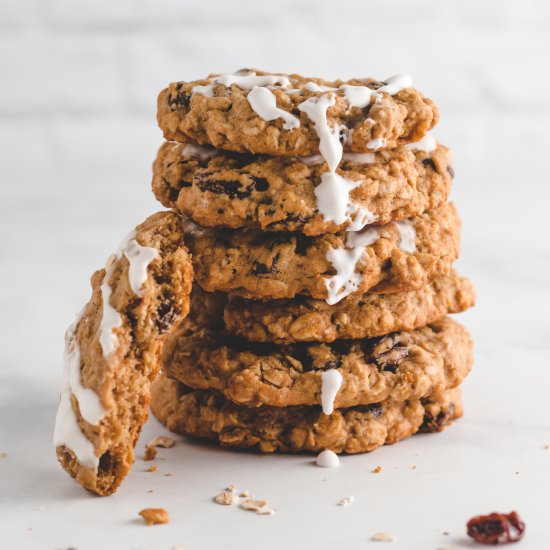 Vegan Oatmeal Raisin Cookies