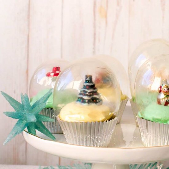 SNOW GLOBE CUPCAKES