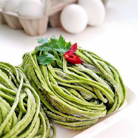 HOMEMADE SPINACH NOODLE