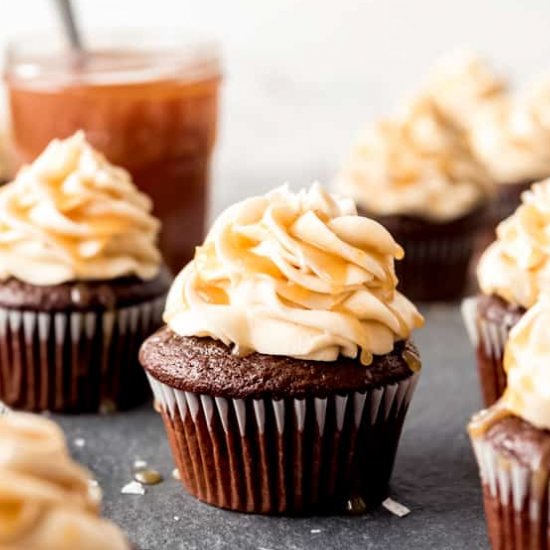 EASY SALTED CARAMEL FROSTING