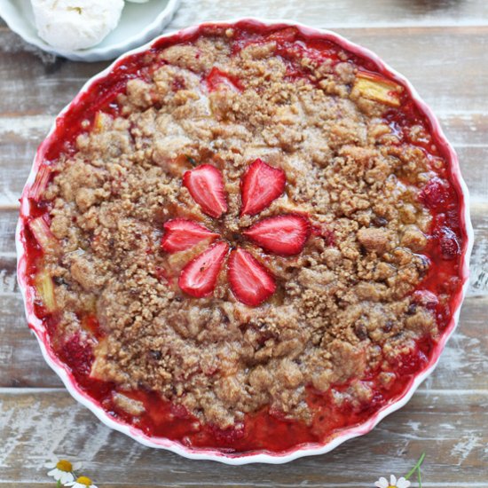 Strawberry Rhubarb Crumble