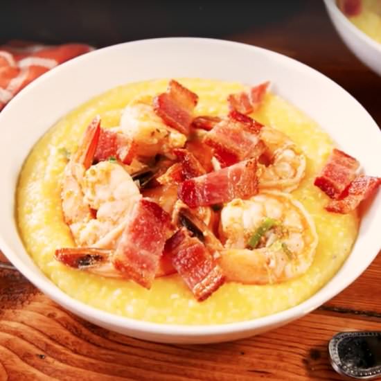 Cheesy Shrimp and Grits