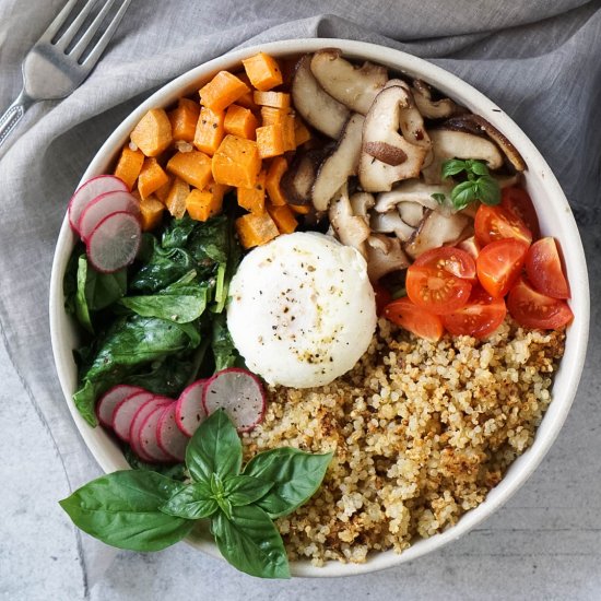 Crispy Quinoa Breakfast Bowls