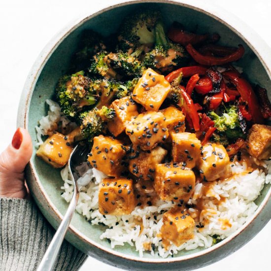 Spicy Peanut Tofu Bowls