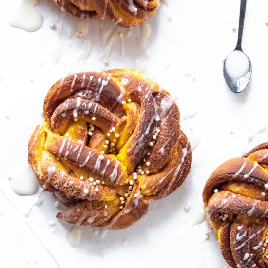 Pumpkin Cinnamon Twist knots