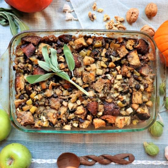 Vegan Stuffing w/ Apples & Mushroom