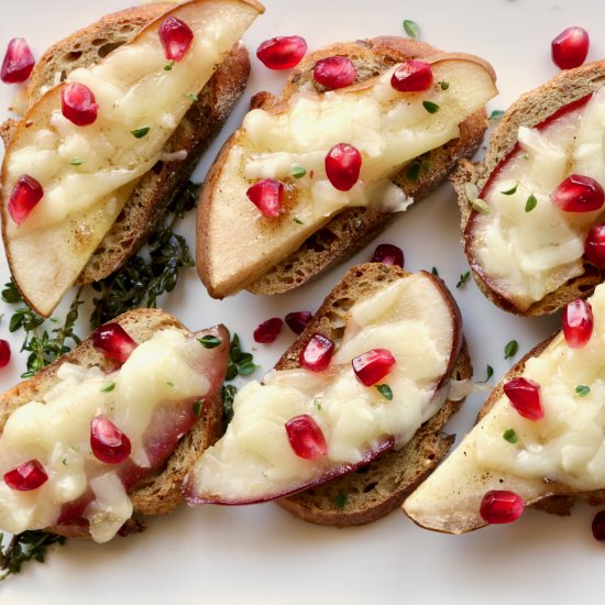 Festive Pear Crostini