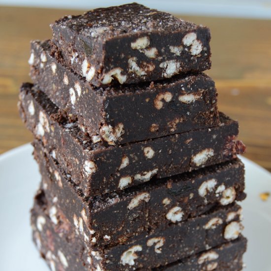 Hazelnut fudge with dried fruits