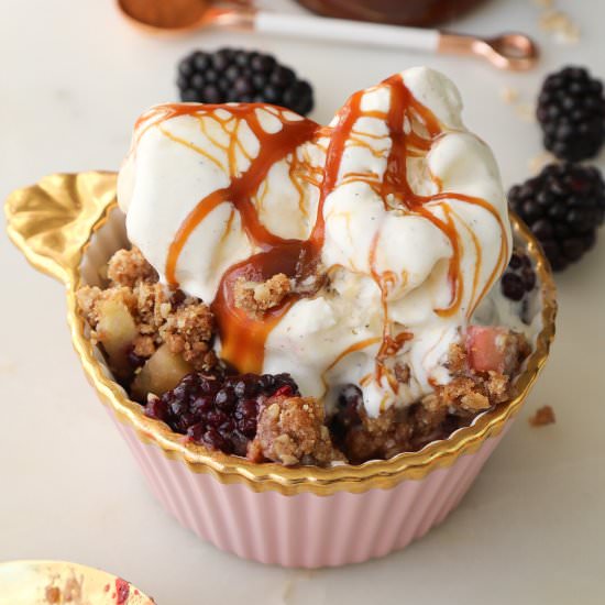 Apple Blackberry Crisp