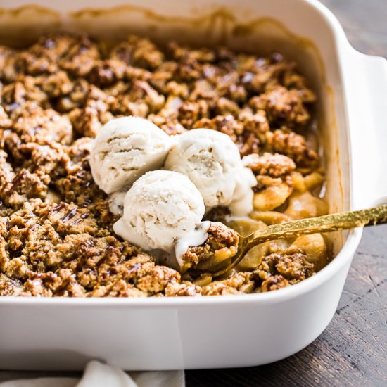 Paleo Caramel Apple Crisp