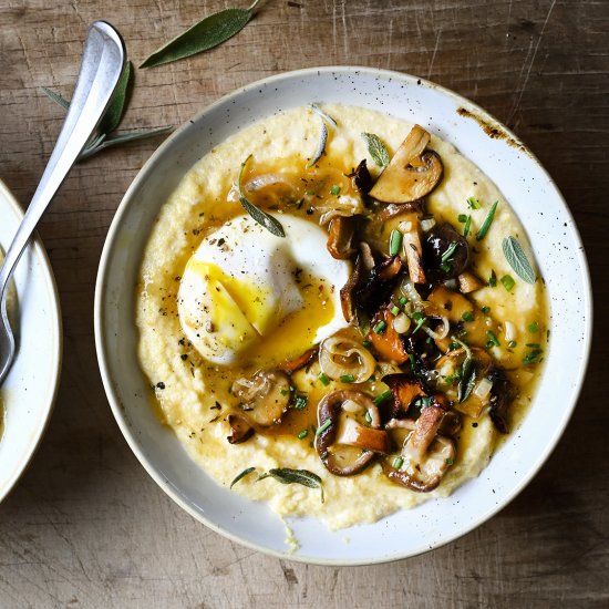 Polenta with sautéed mushrooms