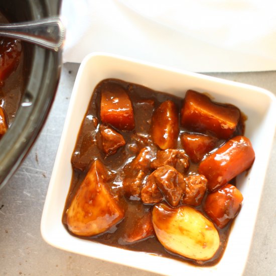 Easy Slow Cooker Beef Casserole