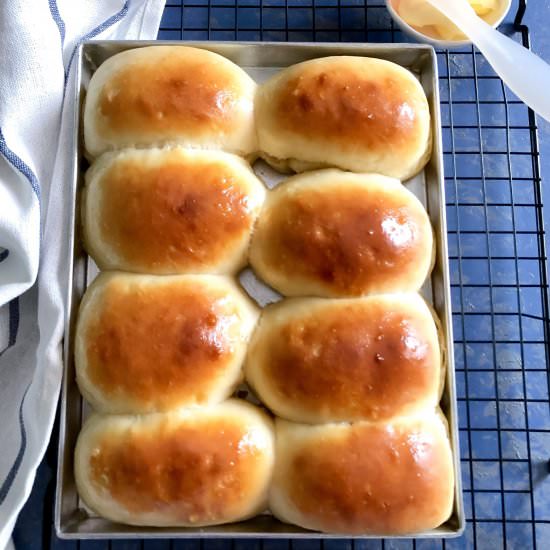 Egg free dinner rolls/ Laadi Pav