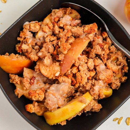 THE BEST EASY LOW-CARB APPLE CRISP