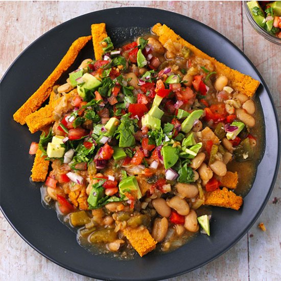 Vegan white bean chili fries