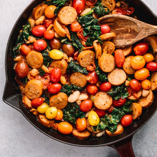 SKILLET SAUSAGE WITH WHITE BEANS