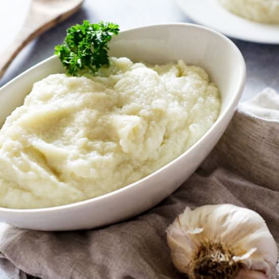 Roasted Garlic Cauliflower Mash