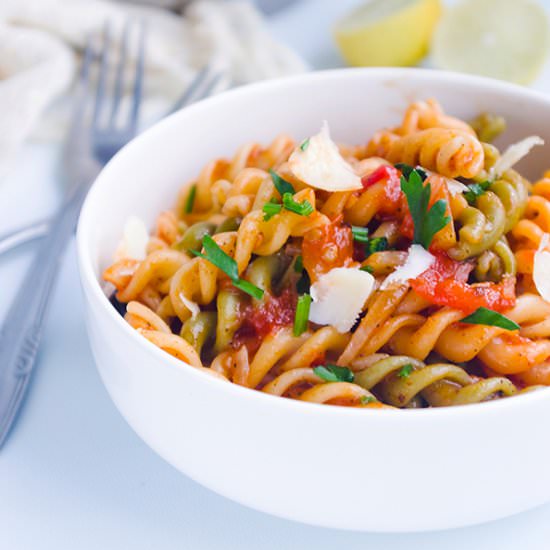 One Pot Spicy Tomato Pasta