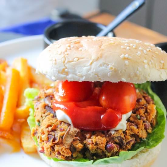 kidney-bean-mushroom-veggie-burger/