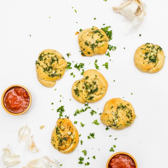 Easy Vegan Garlic Knots