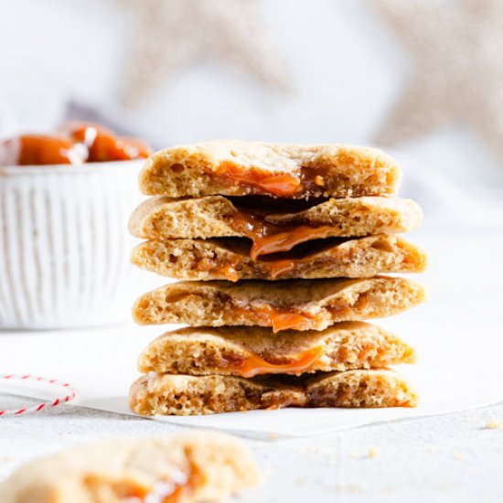 Dulce de leche stuffed cookies