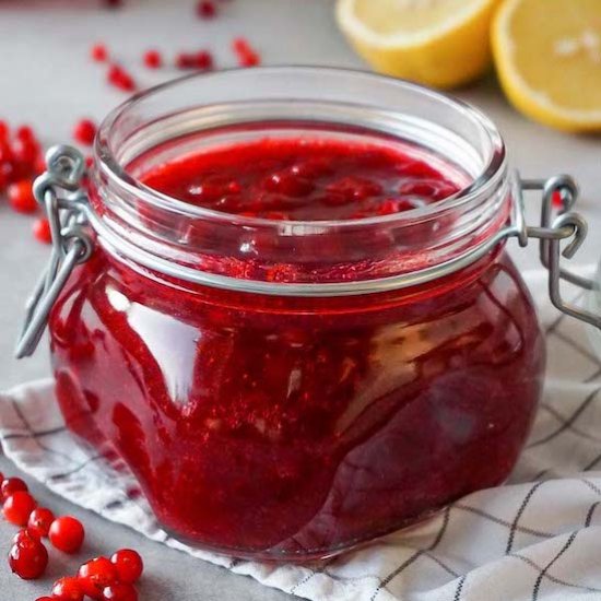 Homemade sugar-free cranberry sauce