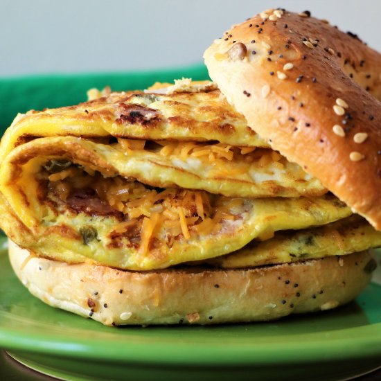 Spicy Cheese & Turkey Bagel Omelet