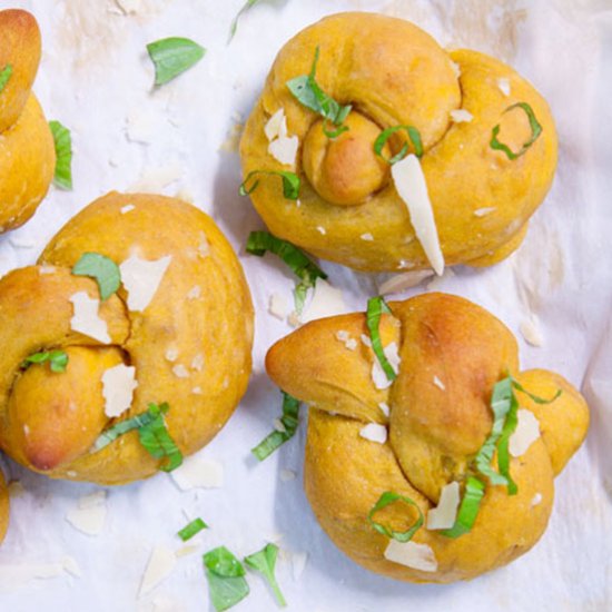 Sourdough Pumpkin Garlic Knots