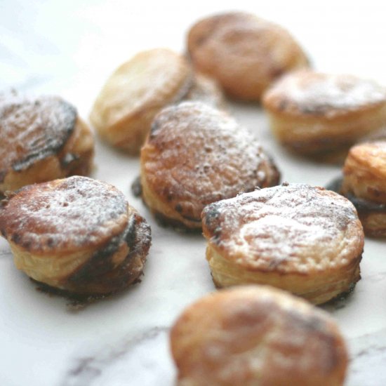 Puff pastry mince pies