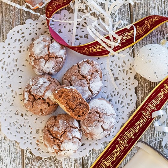 GF Chocolate Crinkle Cookies