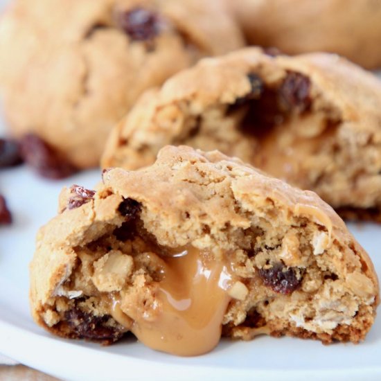 Oatmeal Raisin Cookies with Caramel